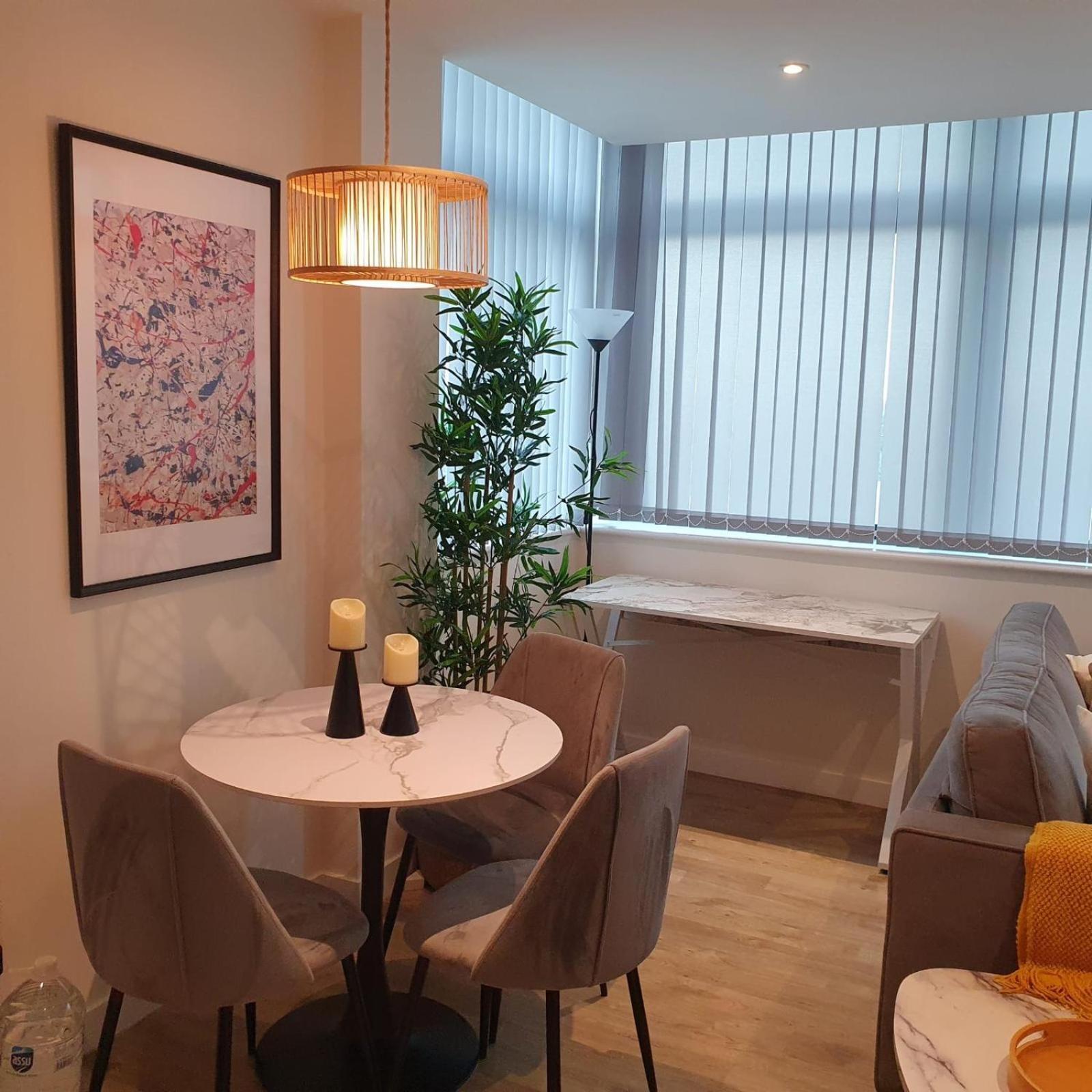 Lovely 1 Bed Apartment - Old Trafford Манчестер Экстерьер фото